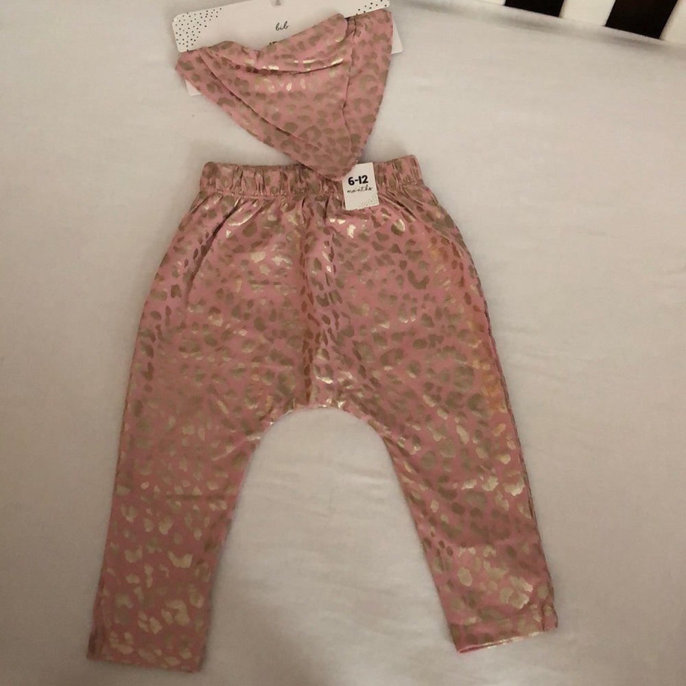 Cotton on bundle of leggings and a matching bib